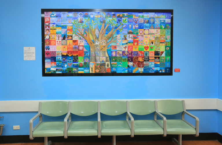 Gratitude Tree mural by Public Art by Gladstone Artist Katrina Elliott